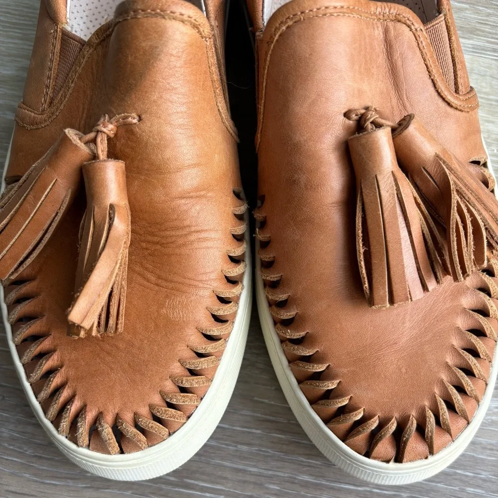 Tan Tassel Slip-On Tassel Loafers Vince Camuto Size 7M - Picture 2 of 8